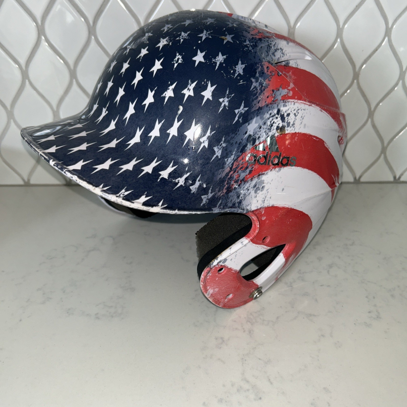 Adidas GSH2A Jr. Stars And Stripes Helmet Size 7-7 5/8”