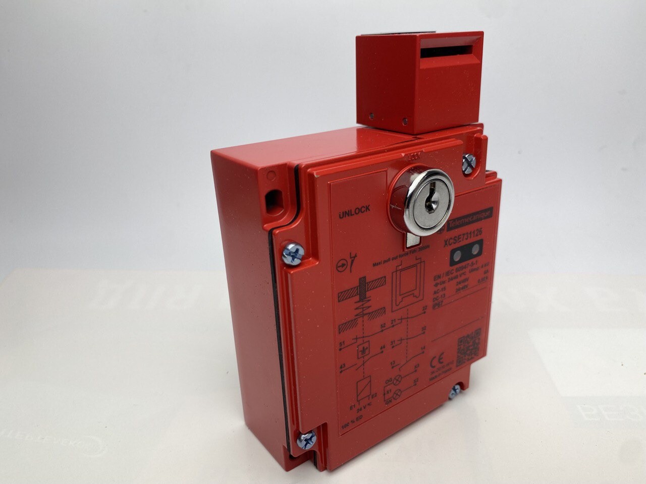 Safety switch XCSE XCSE731126 metal 2NC+1NO slow break 2 entries tapped Pg13 24V