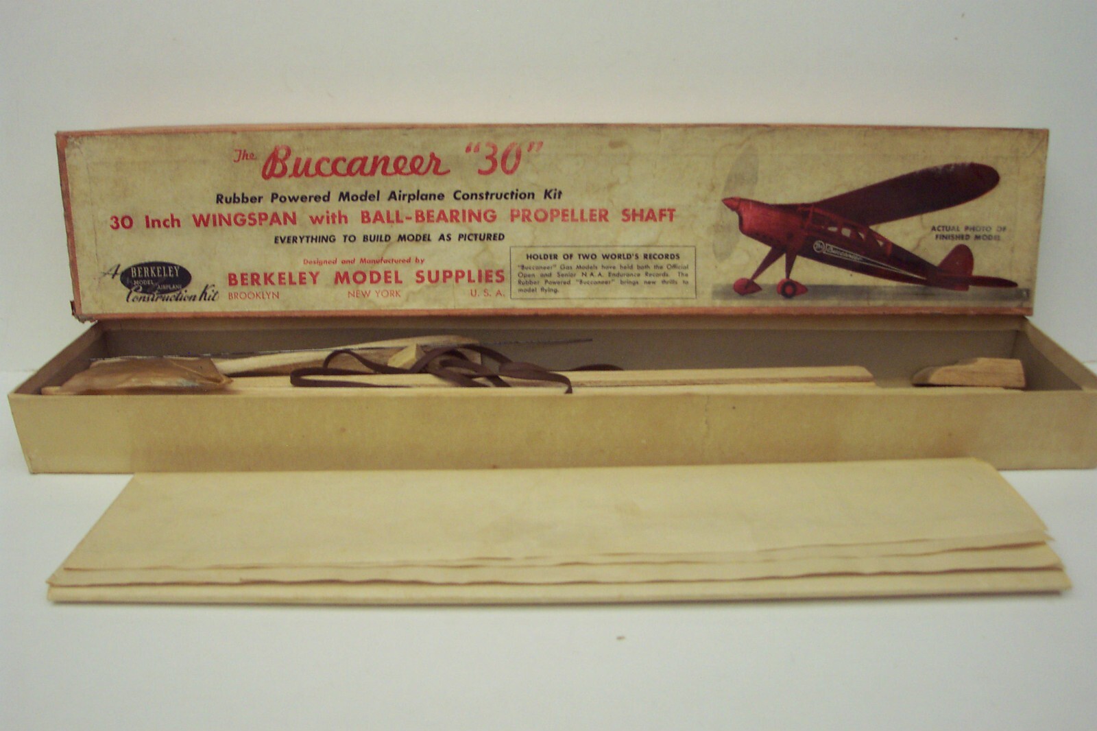 Model Airplane Plans (FF): Berkeley Buccaneer 30 Rubber-Powered