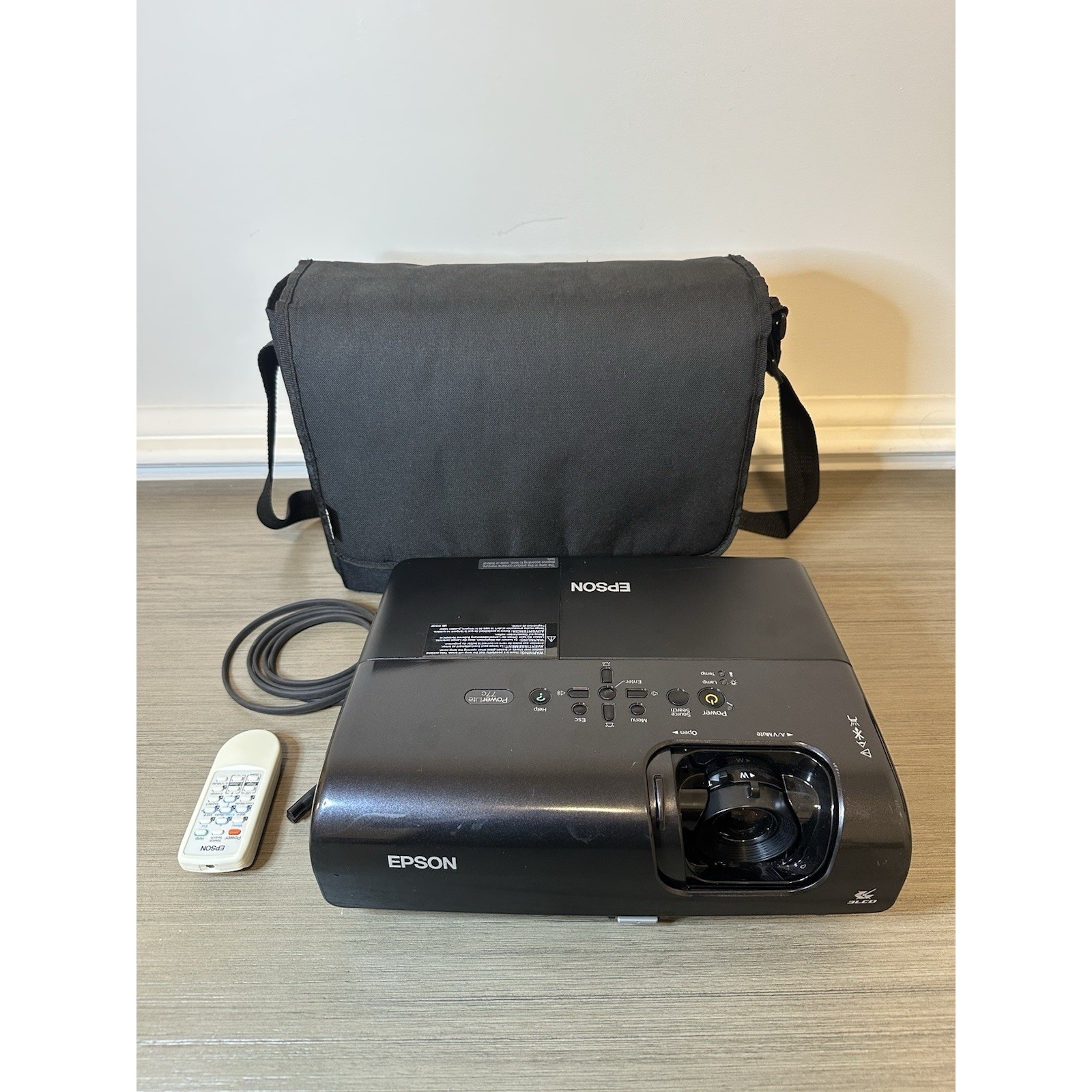Epson PowerLite 77C LCD Projector w/ remote, power cord, case - READ DESCRIPTION