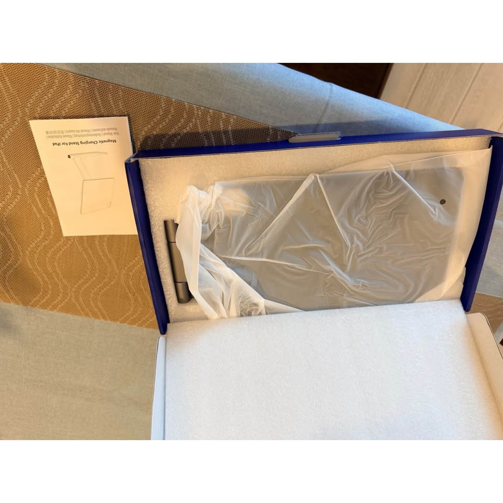 KUXIU Magnetic Charging Stand for iPad