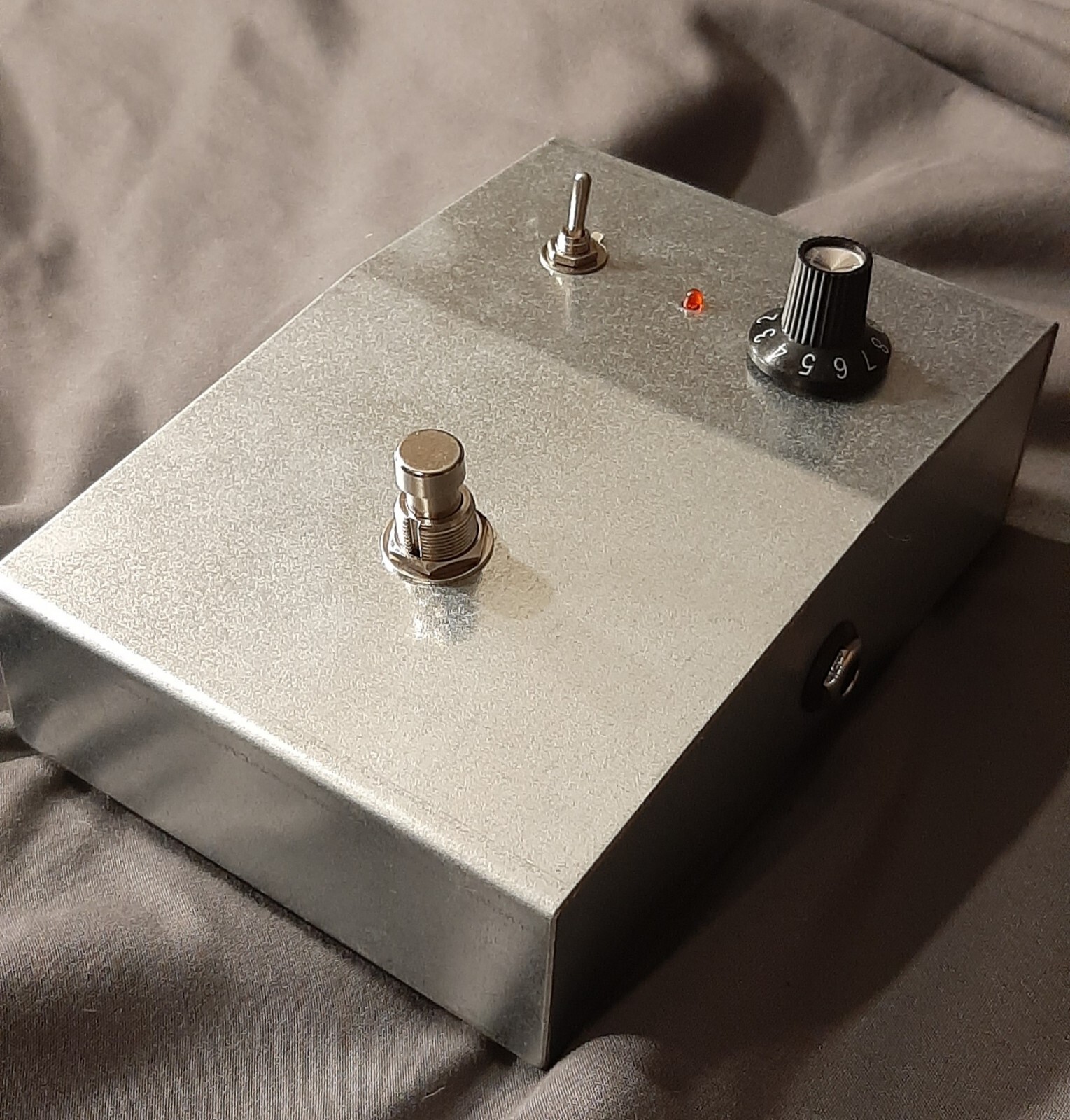 Vintage style Fuzz Pedal electra with switchable diodes silicon and germanium