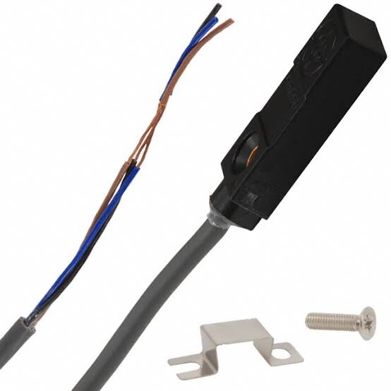Omron TL-W3MB1-R Proximity Sensor