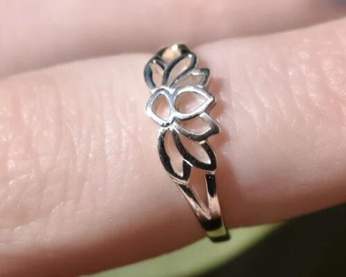 Solid Metal 925 Sterling Silver Lotus Flower Womens Toe Ring White Gold Plated