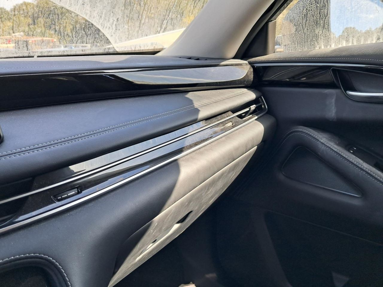 QX60 2023 Glove Box 4843420