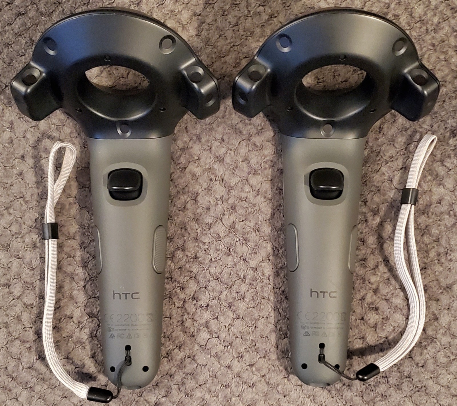 HTC Vive VR Headset Complete Set + Custom Pelican 1510 Case (Easily Portable)