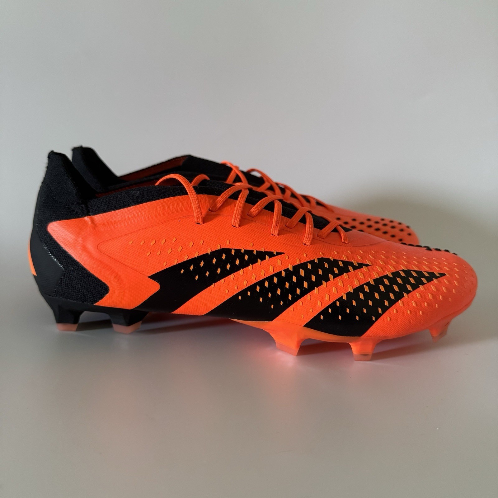 adidas Men’s 6/Women’s 7 PREDATOR ACCURACY.1 Low FG Soccer Cleats Orange GW4574