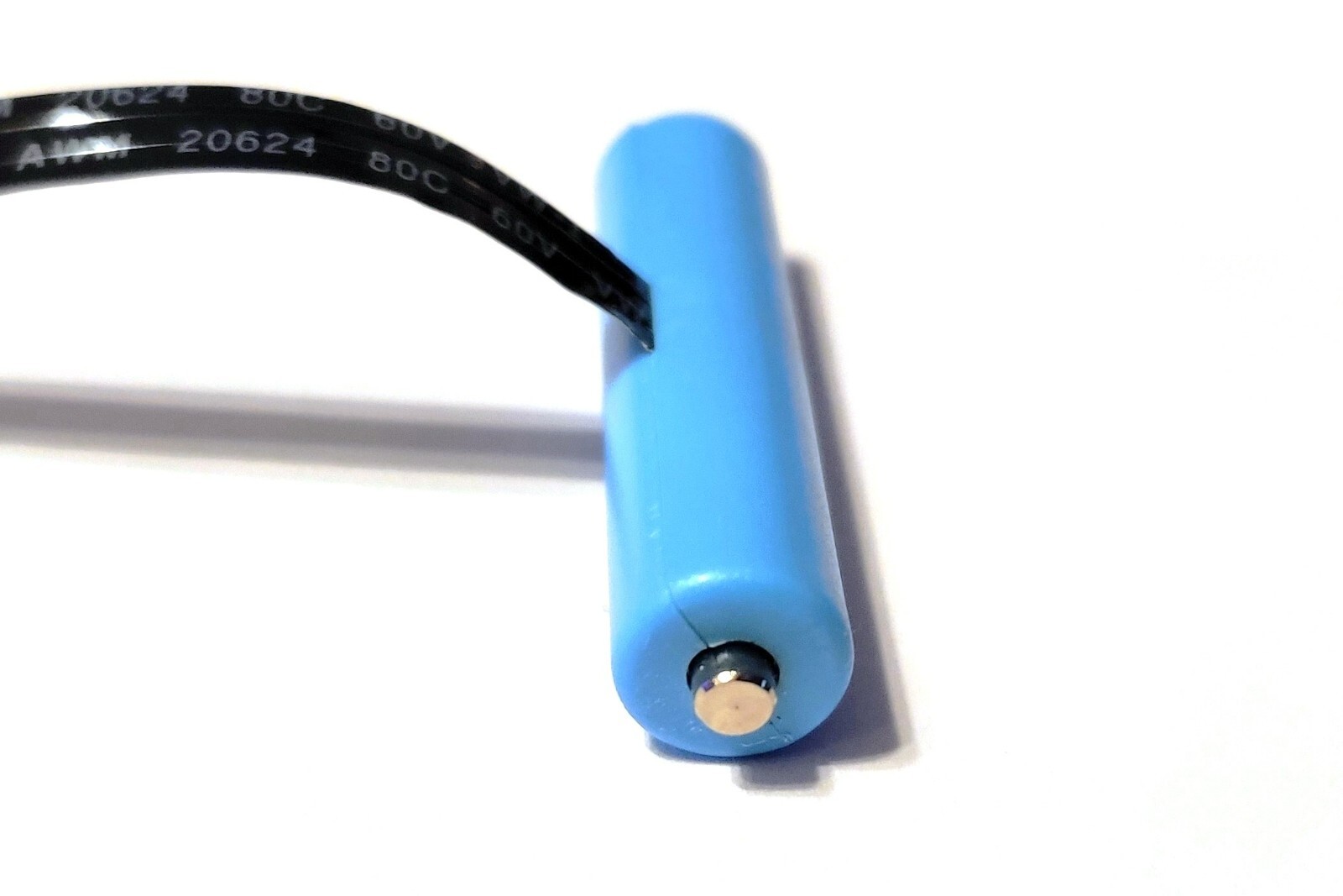 2 x AAA Battery Replacement Eliminator Kit for Electronic Devices