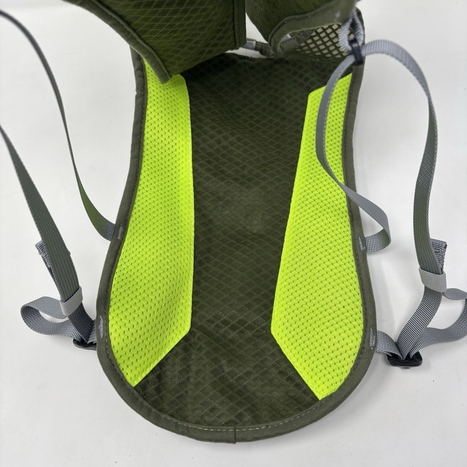 Hydration Pack Hiking Lightweight Functional Running Backpack *No Bladder* NWOT
