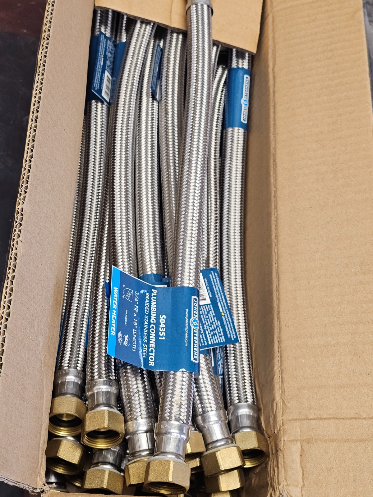 25 PC JONES STEPHENS S04351 BRAIDED STAINLESS STEEL PLUMBING CONNECTOR (NEW)