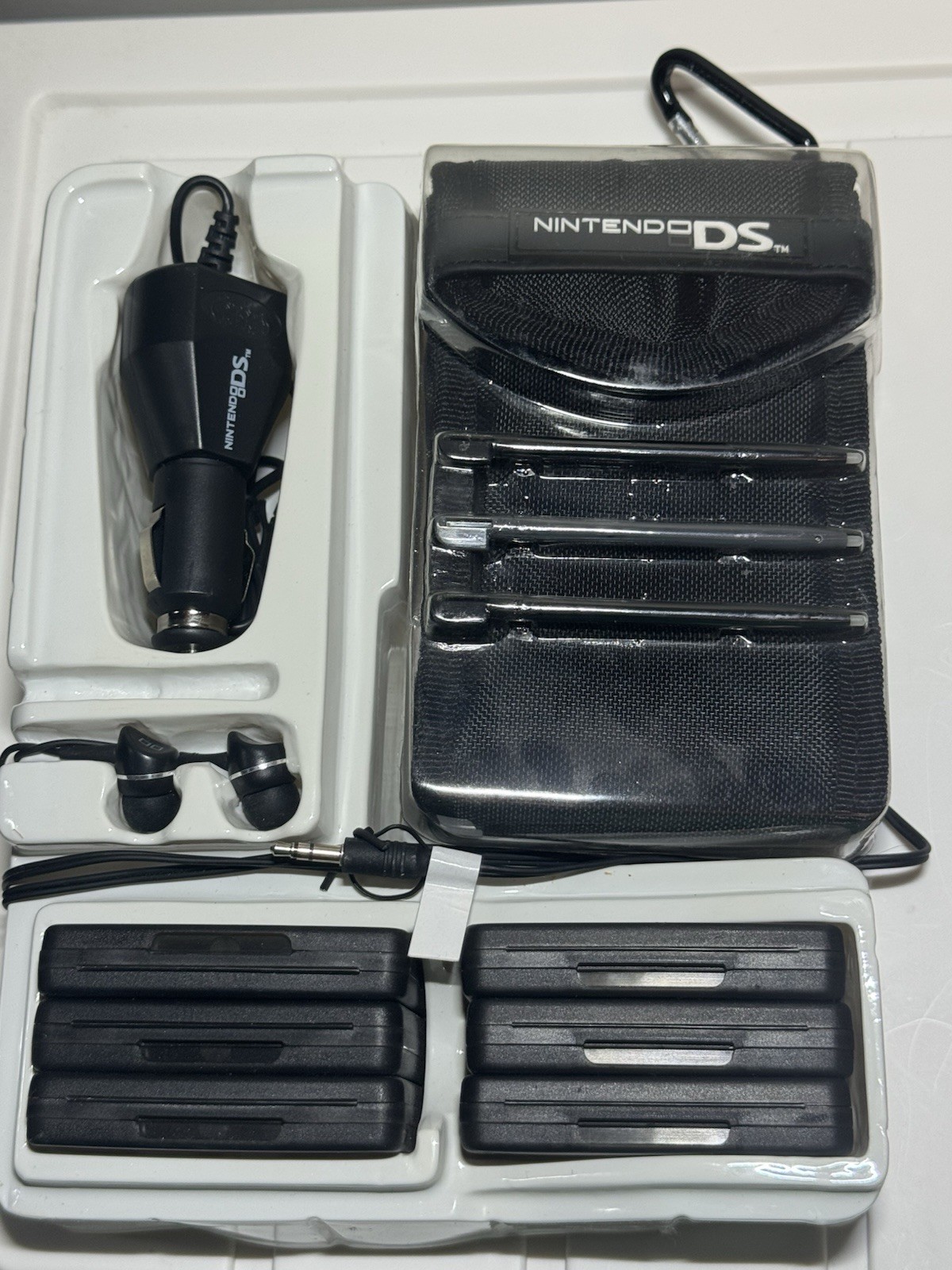 Nintendo DS Lite Console LOT - DS Starter Kit and SUPER MARIO (TESTED) MINT