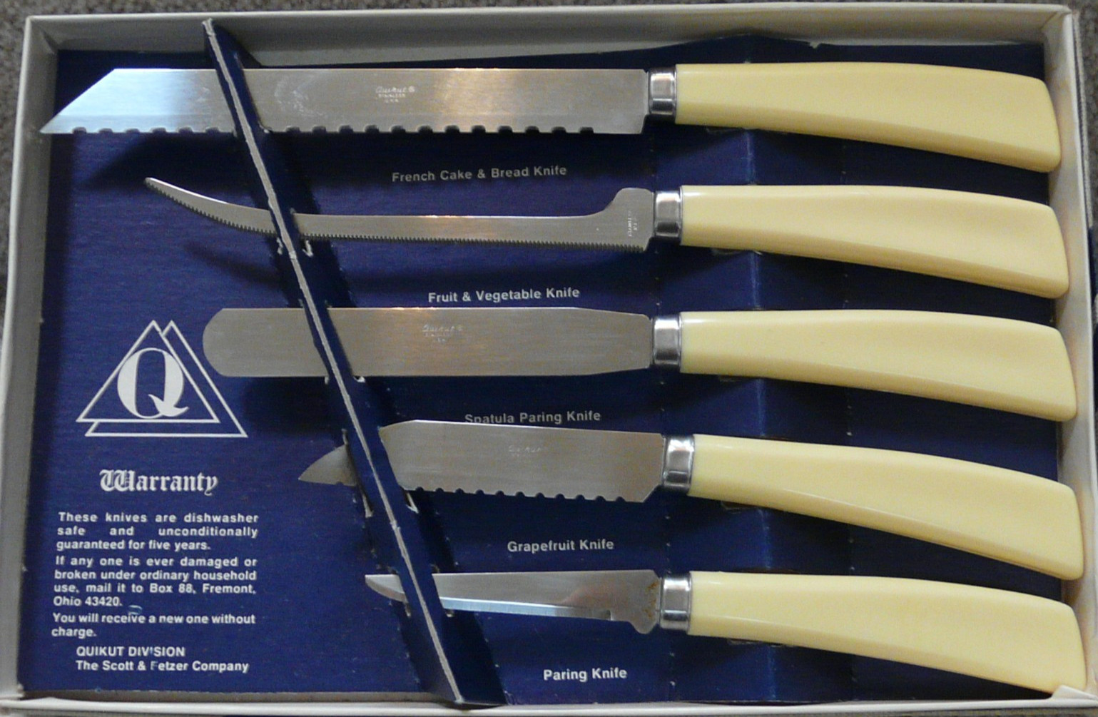Vintage 1940s 5-piece Set of Quikut Stainless Steel Knives, Bakelite Handles