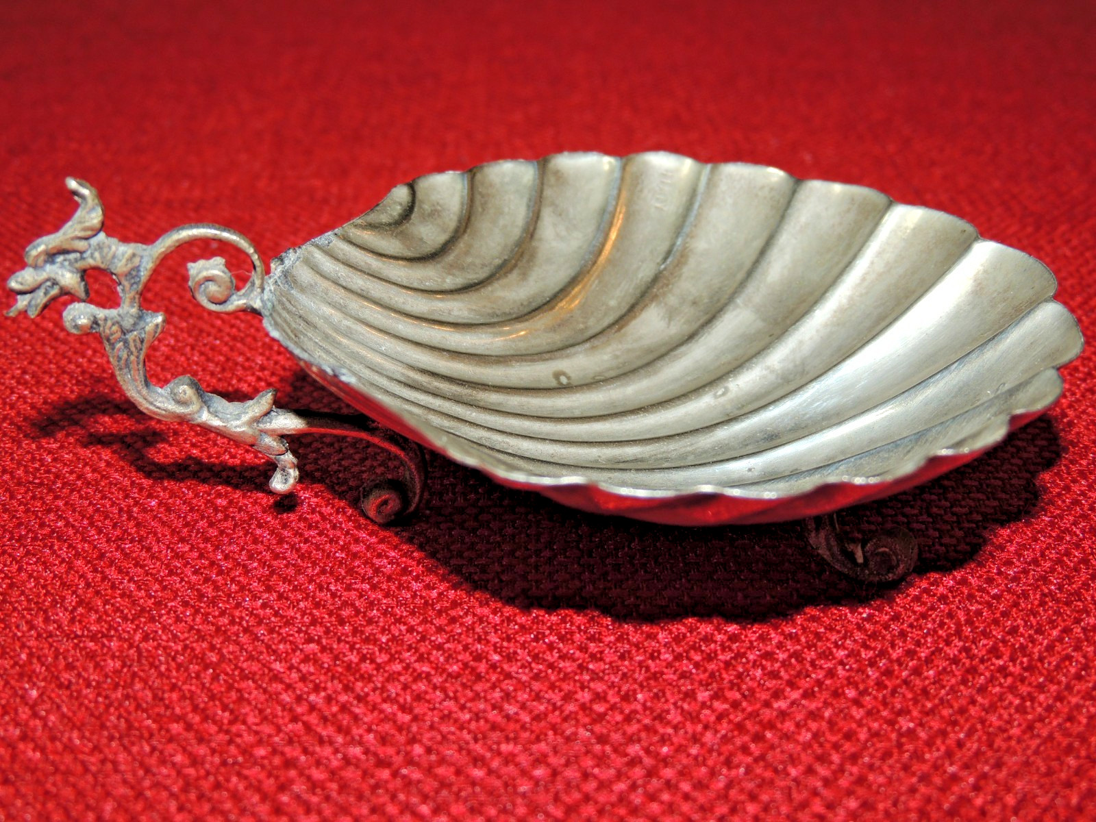 Vintage Clam Shell Footed Candy Nut, Keys Trinket Dish w/ Dragon Handle - Unique