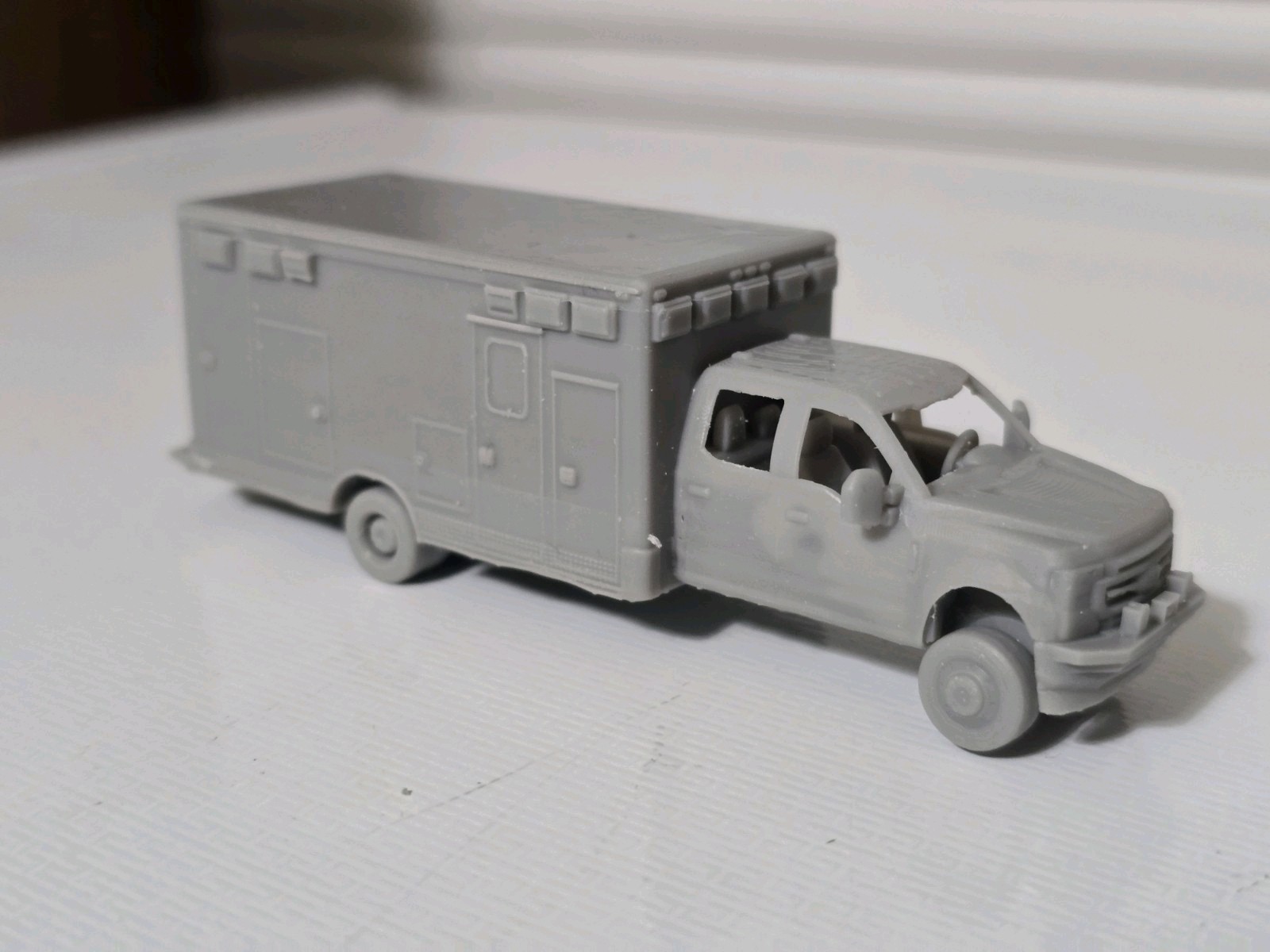 N Scale F550 Crew Cab Critical Care Ambulance Undecorated Kit 3d Printed