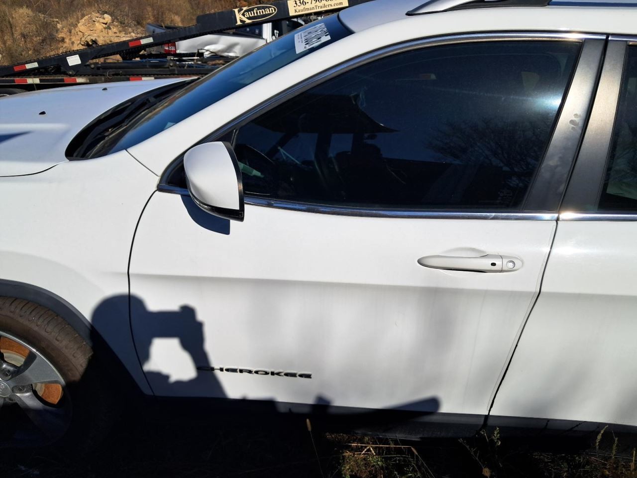CHEROKEE 2019 Glove Box 4858463