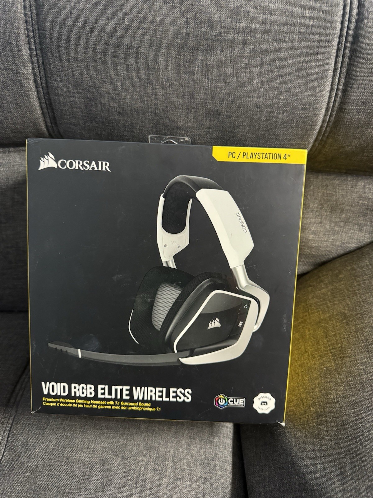 Corsair VOID RGB Elite Wireless Premium Gaming Headset - White (CA-9011202-NA)