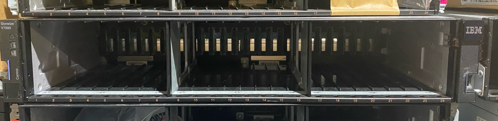 IBM 2072-3N4 FlashSystem 5035 SFF Control Enclosure no drives, can configure