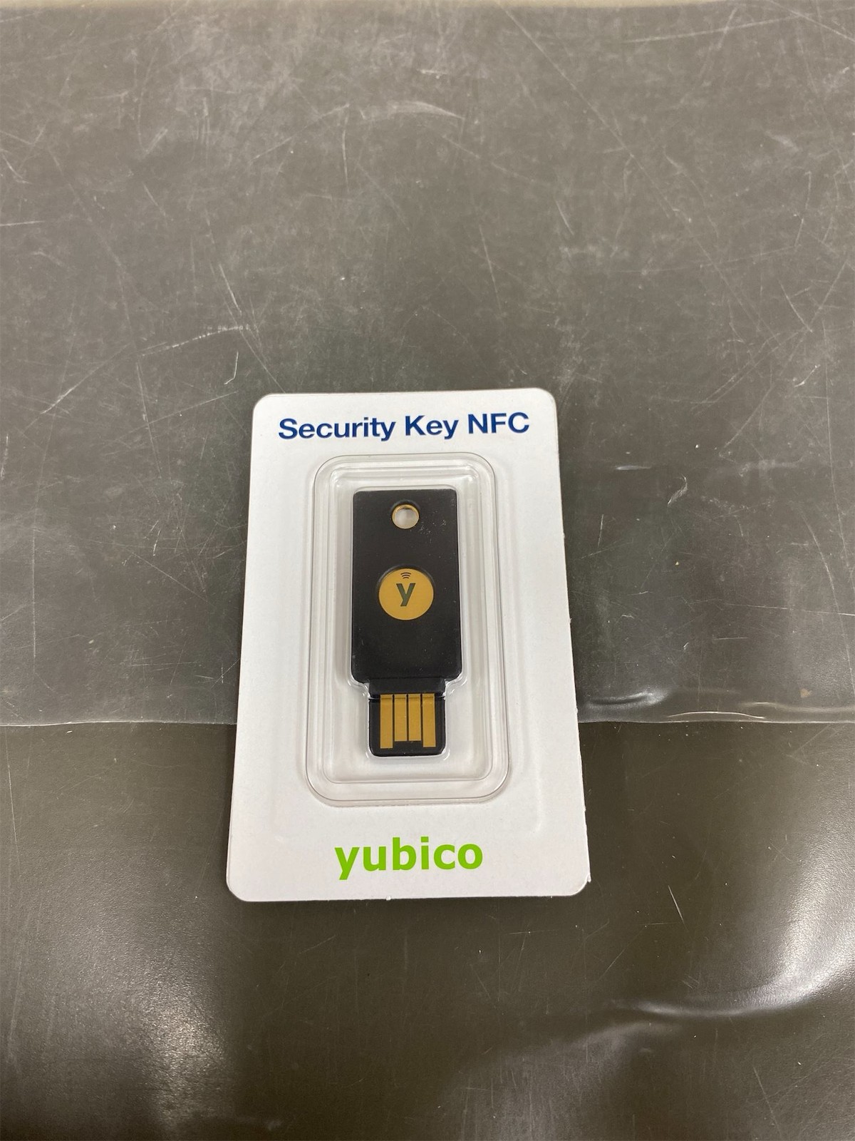 Yubico - YubiKey  NFC - Multi-Factor authentication (MFA) Security Key and pass