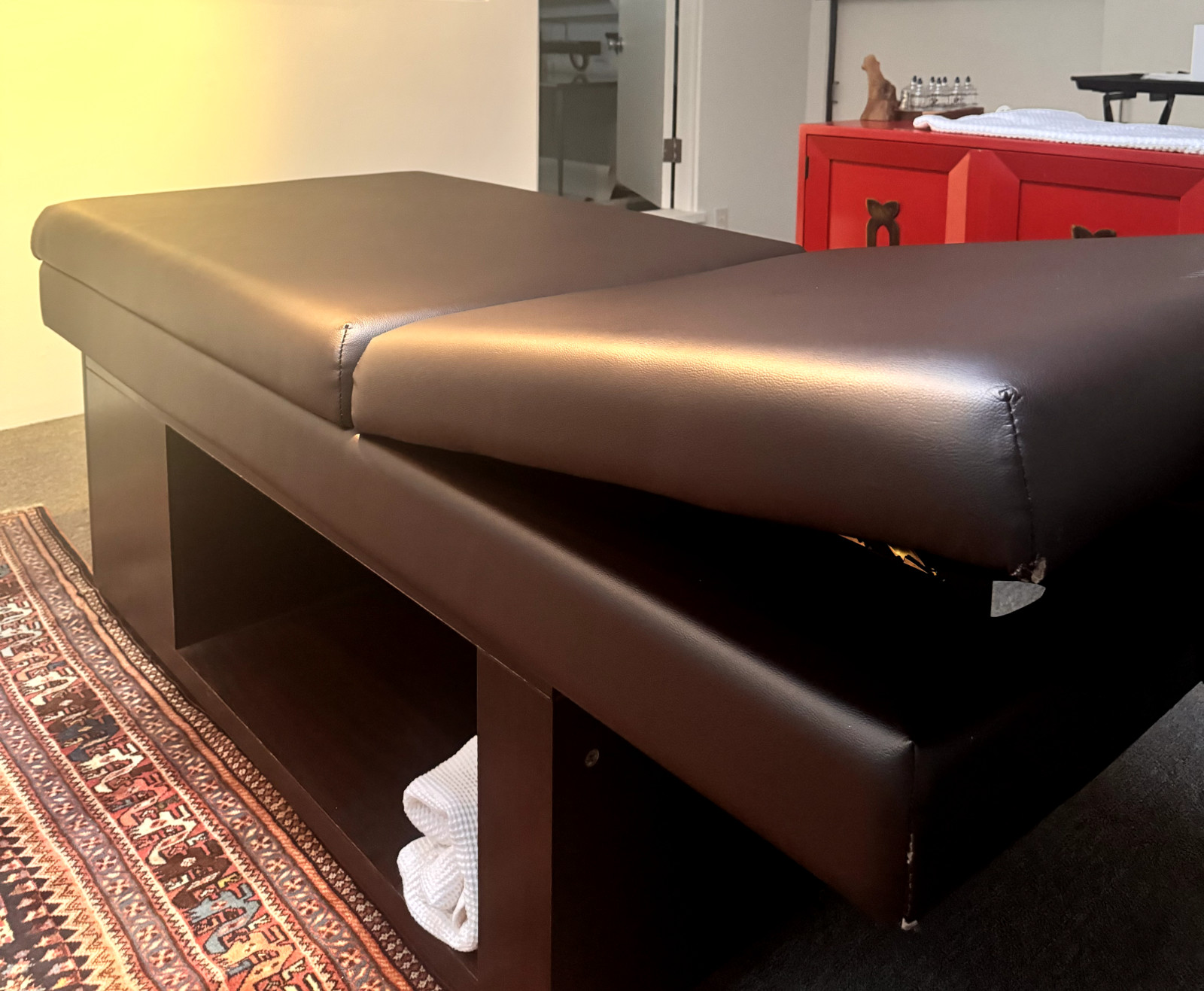 Treatment Table (Massage Bed, Facial Chair)