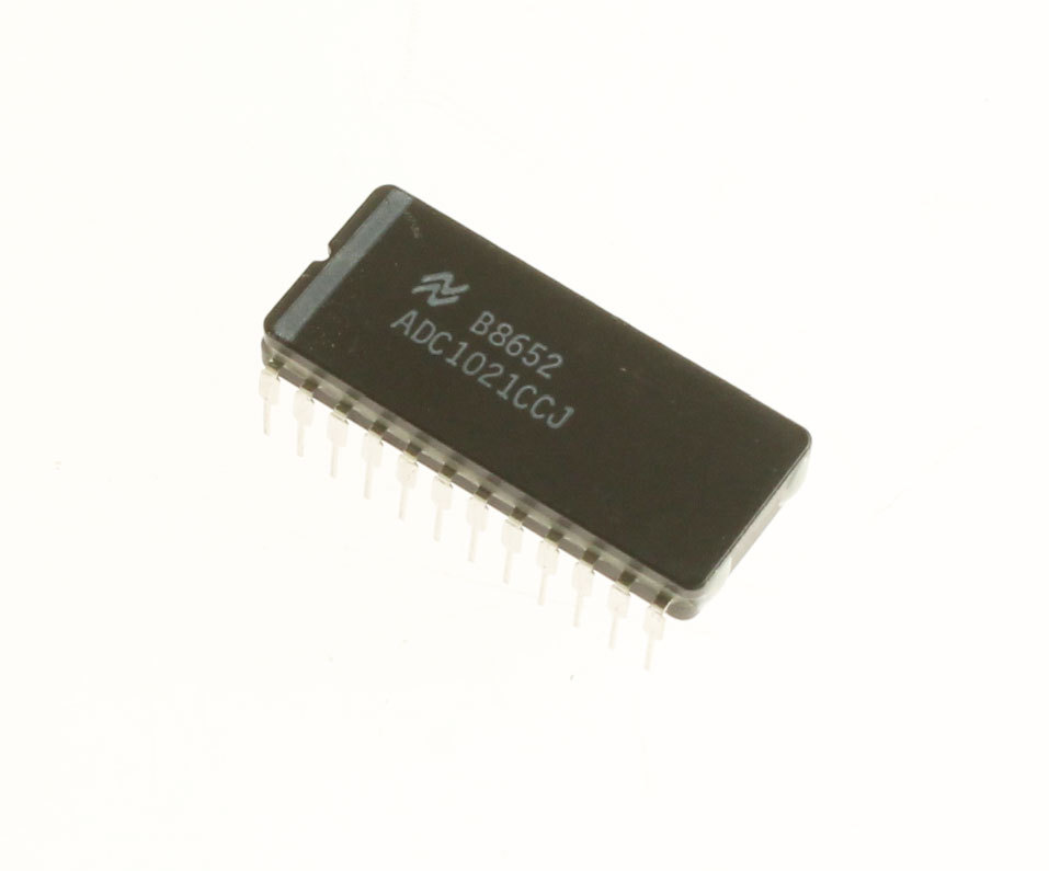 4pcs 10-Bit uP Compatible A/D Converter ADC1021CCJ 24-Pin Dip CDIP Ceramic CMOS