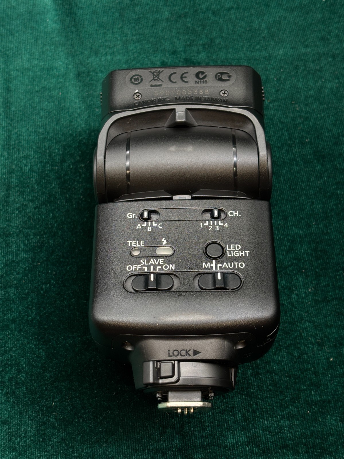 Canon Speedlite 320EX/Flash/Works