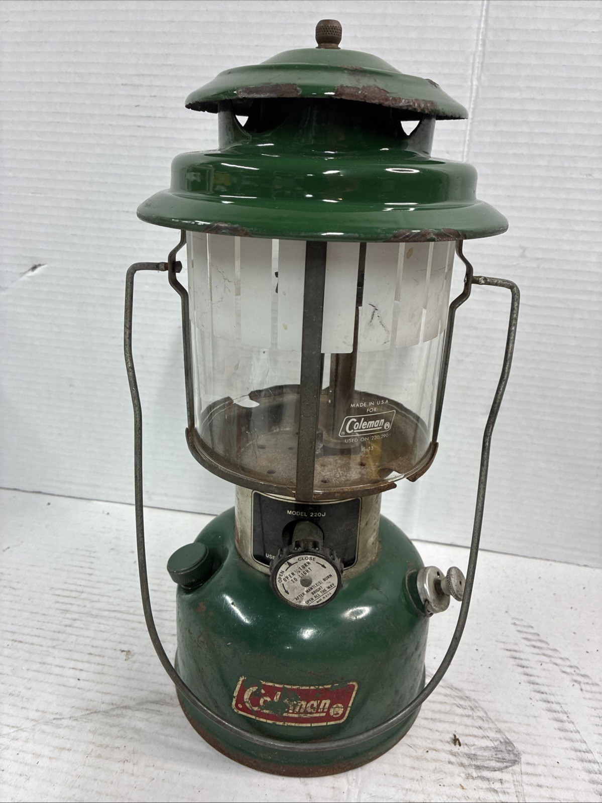 Vintage Coleman Lantern 220J  4/78 Camping Coleman Pyrex Glass Untested