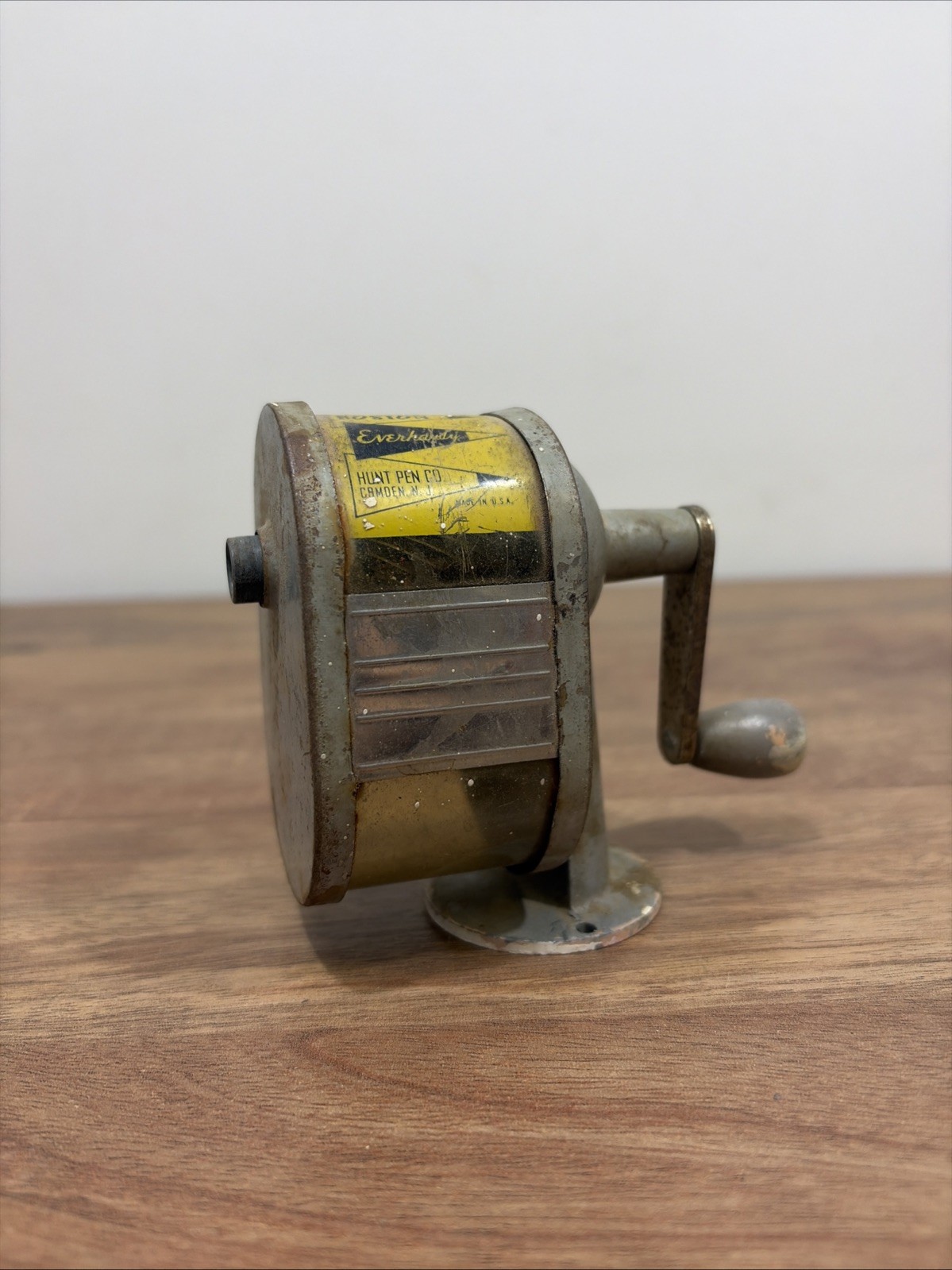 Vintage Boston Hunt Pen Co. Everhard Pencil Sharpener Cast Metal Crank USA