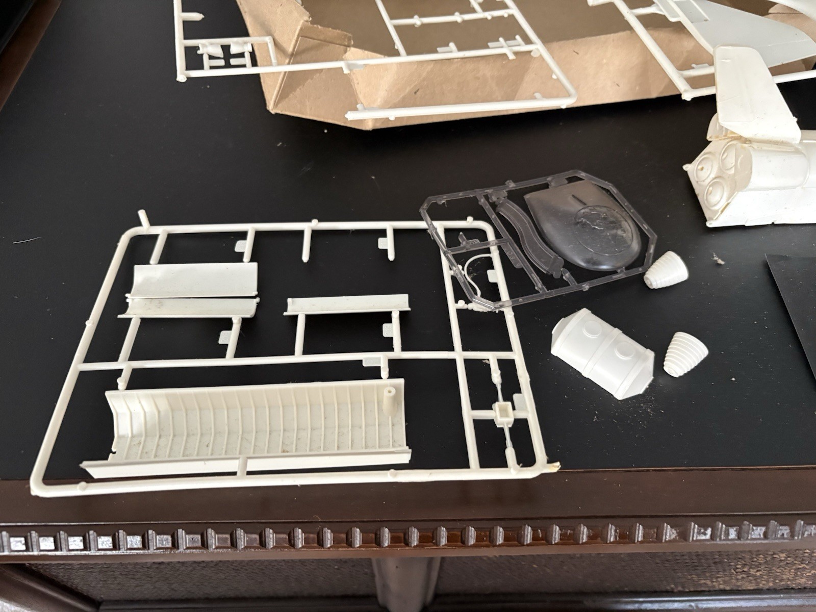 Revell 4526 Space Shuttle Challenger 1/144 Scale 1982 - OPEN BOX