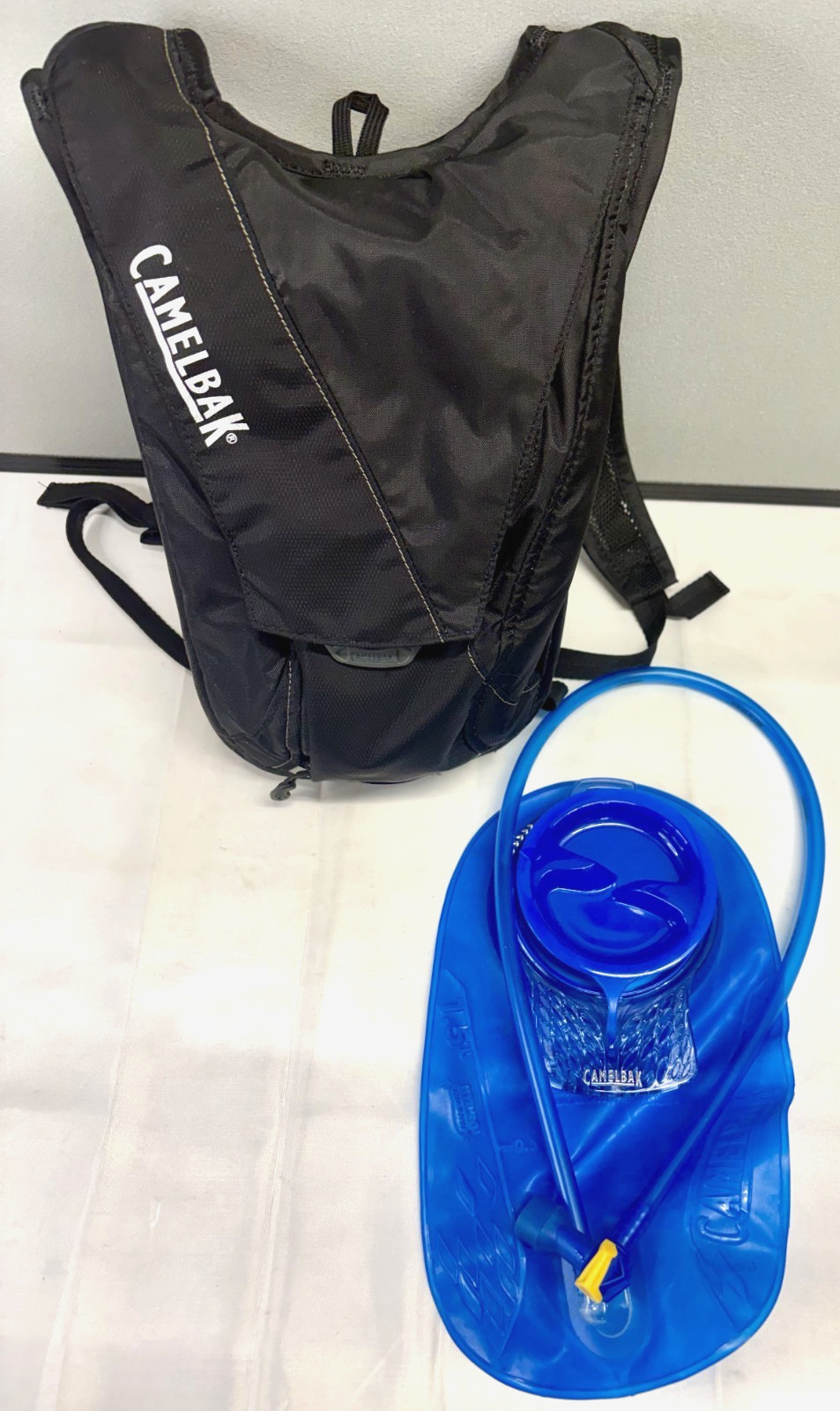 Camelbak Hydration Backpack 50 Oz./ 1.5L  Black Hydrobak Bike Hike Camping Nice