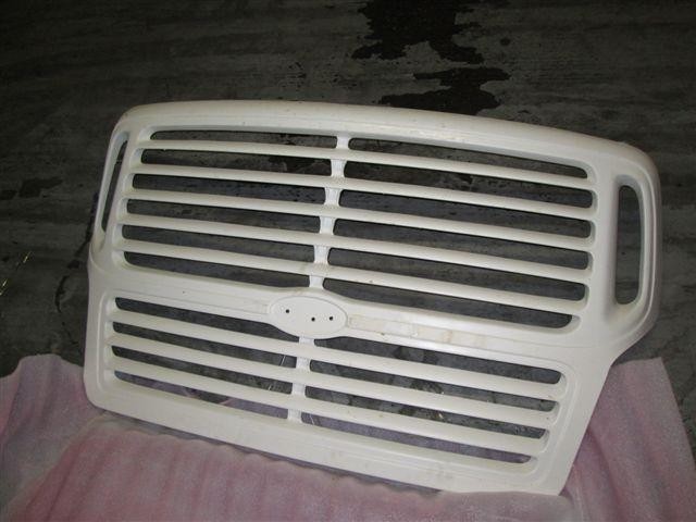 For STERLING A9513 1996-2000 GRILLE ,  US
