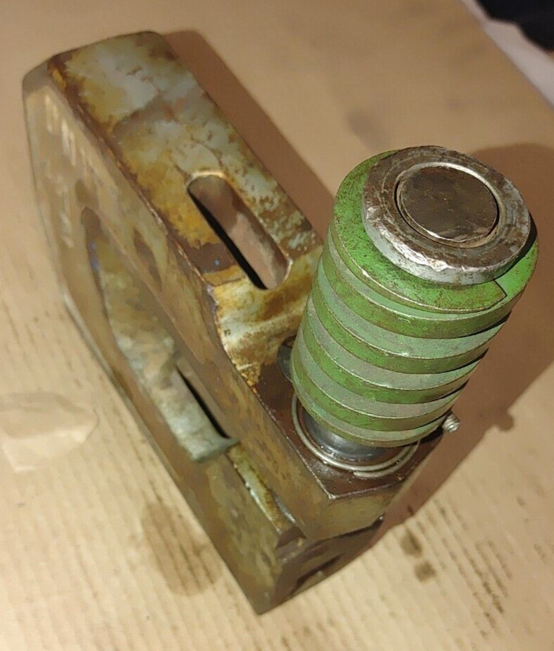 UNITTOOL 4H 2 Shaped, Complete with Punch and Die. Some grinding See Photos.