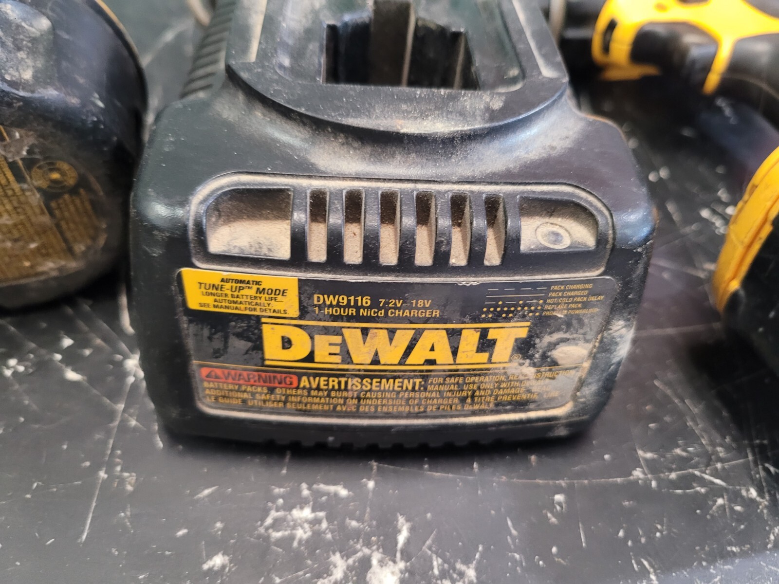 READ DeWALT DC720 18V 1/2" Cordless Drill Driver Set