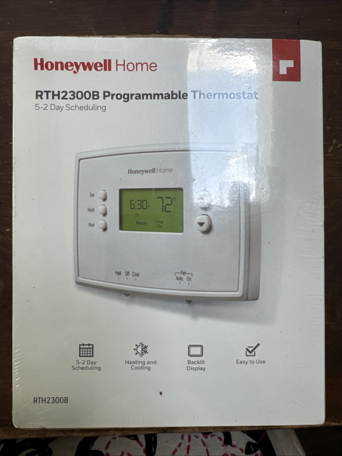 Honeywell RTH2300B1038 4-3/4" X 3-3/8" X 1-1/8" White 5-2 Day Programmable - New