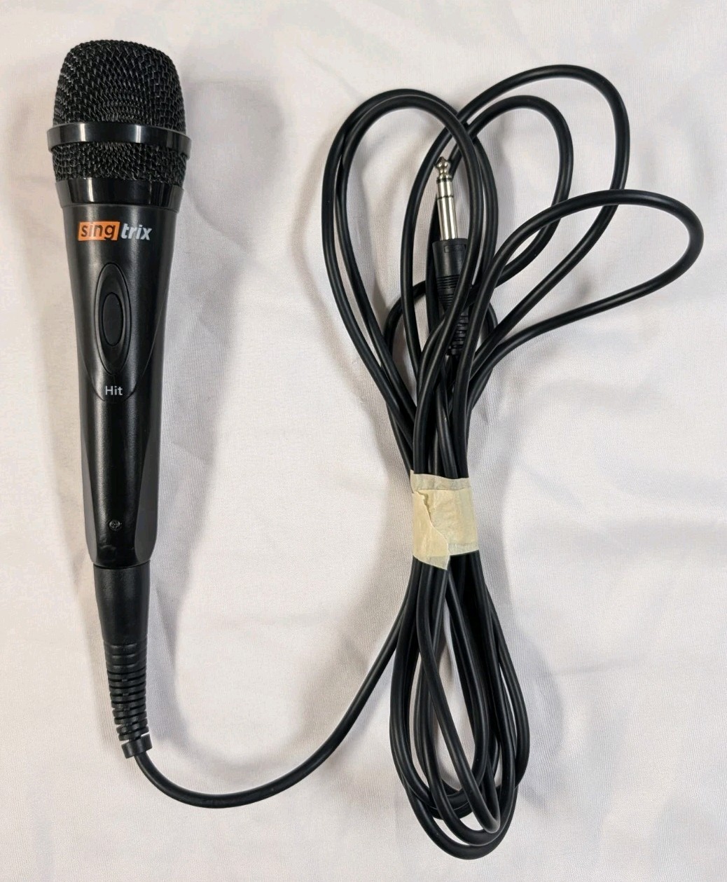 Singtrix Premium Dynamic Karaoke Microphone Black With HIT Effect Button