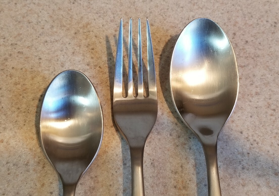 GOURMET SETTINGS STAINLESS FLATWARE HOTEL 3 PIECE BATCH EXCELLENT CONDITION