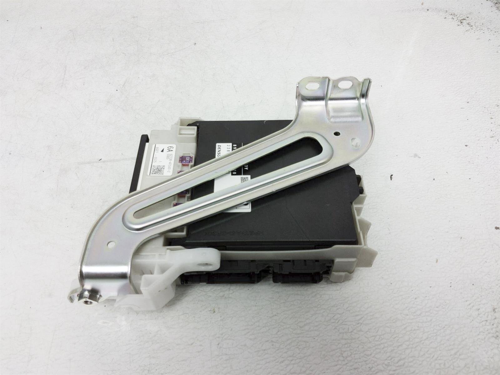 2018-2020 Toyota Prius Prime Multi Plex Network Computer Module Unit 89220-4Em50