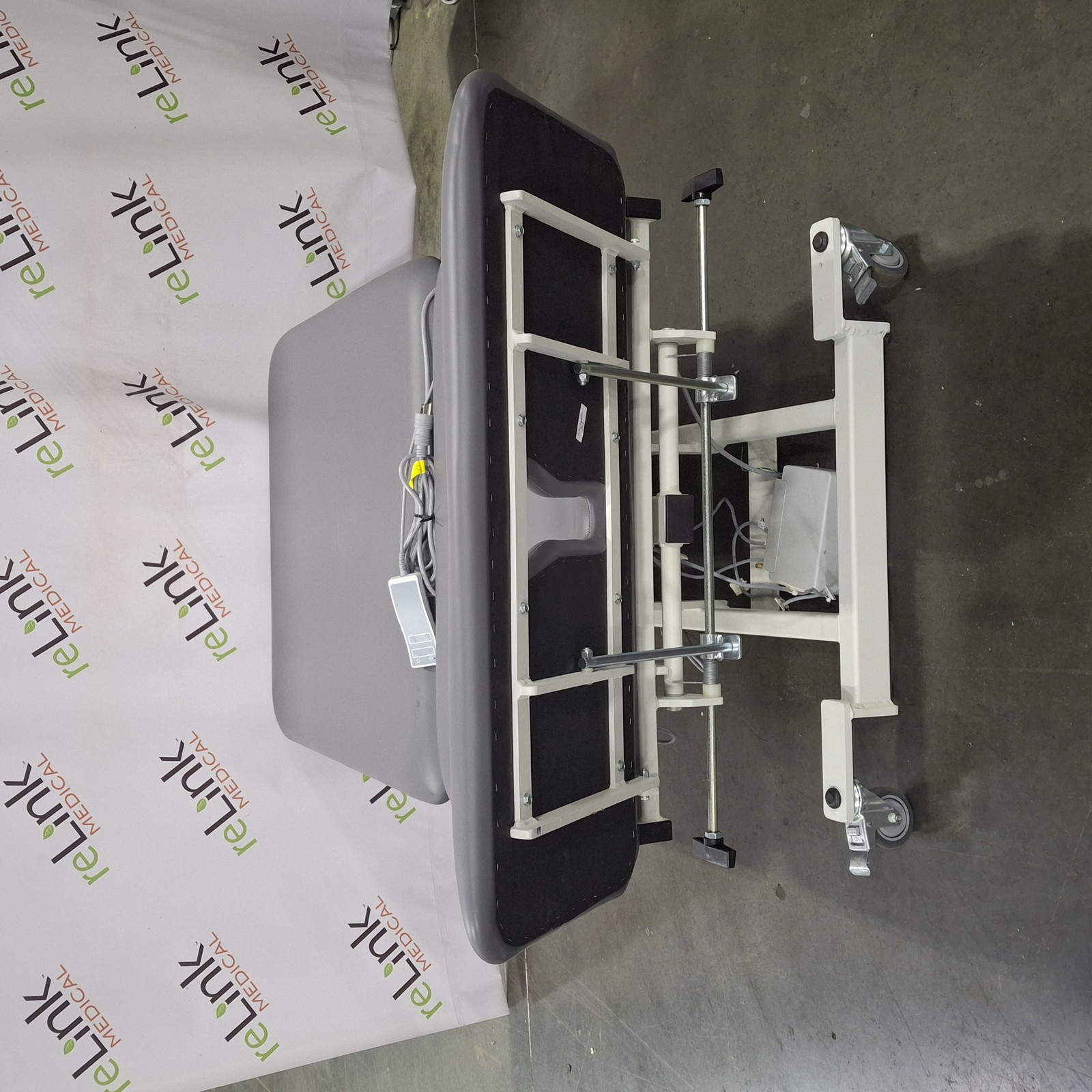 Armedica AM368 Bariatric Treatment Table