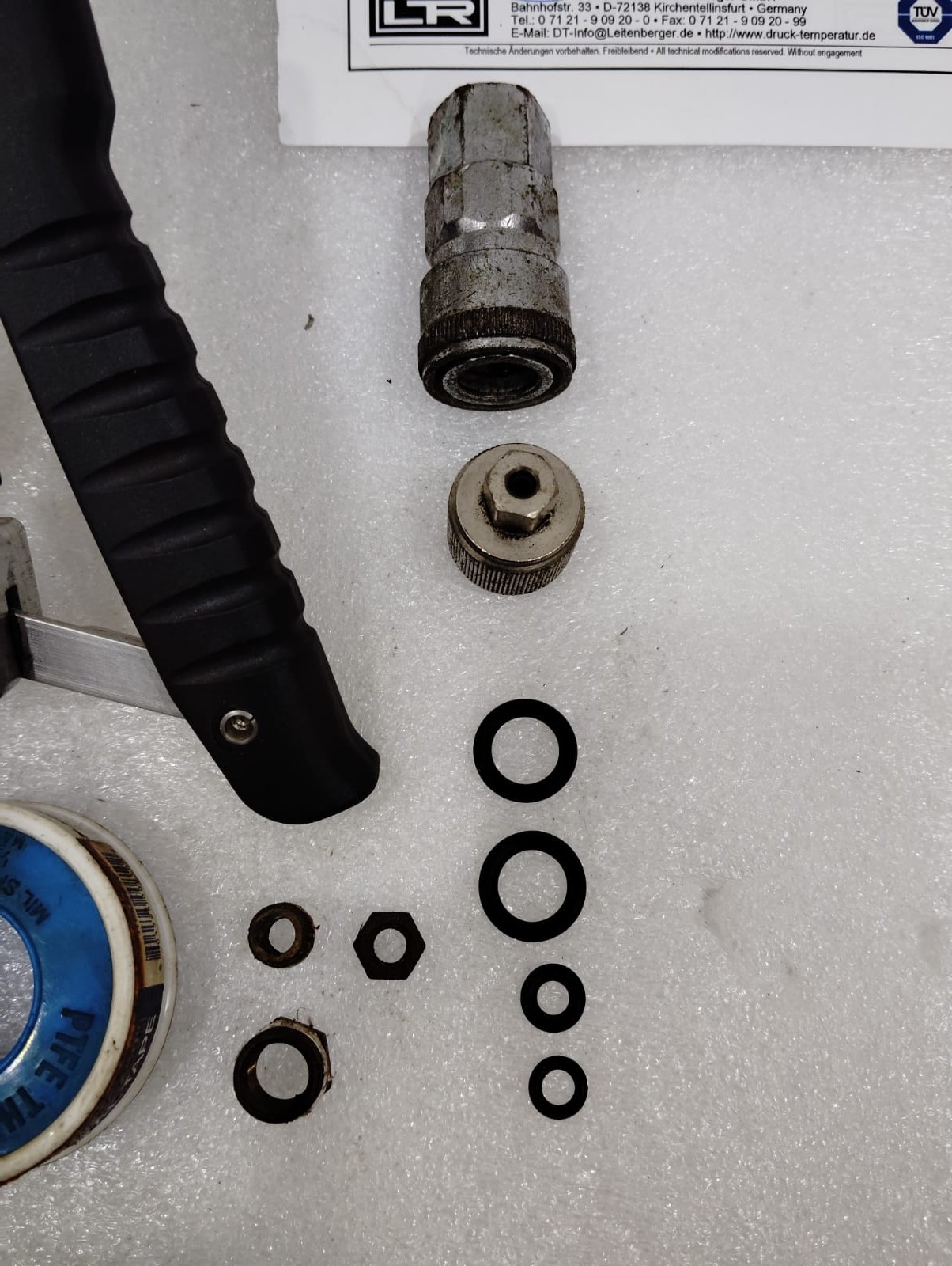 LR-CAL LPP-30 Pressure Calibrator Hand Held Test Pump LPP30
