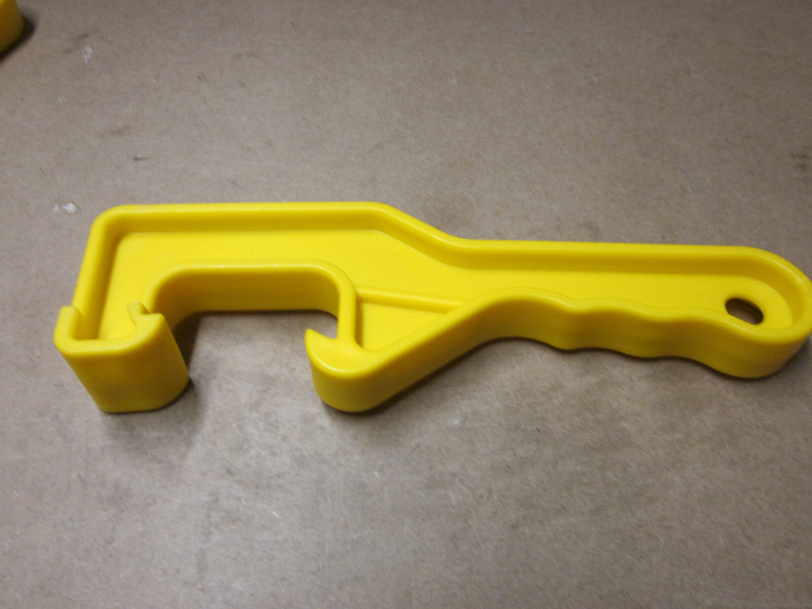 Bucket Lid Wrench Open & Lift Lids on 5 Gallon Plastic Buckets