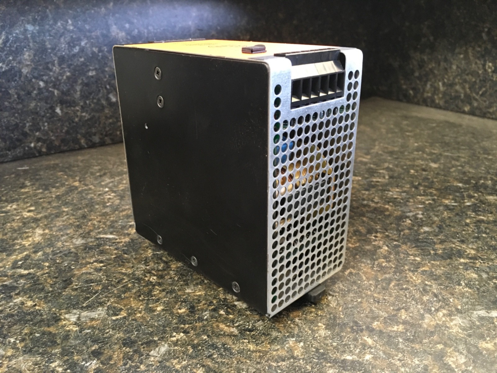 IFM DN4034 Power Supply Output DC 24V 20A