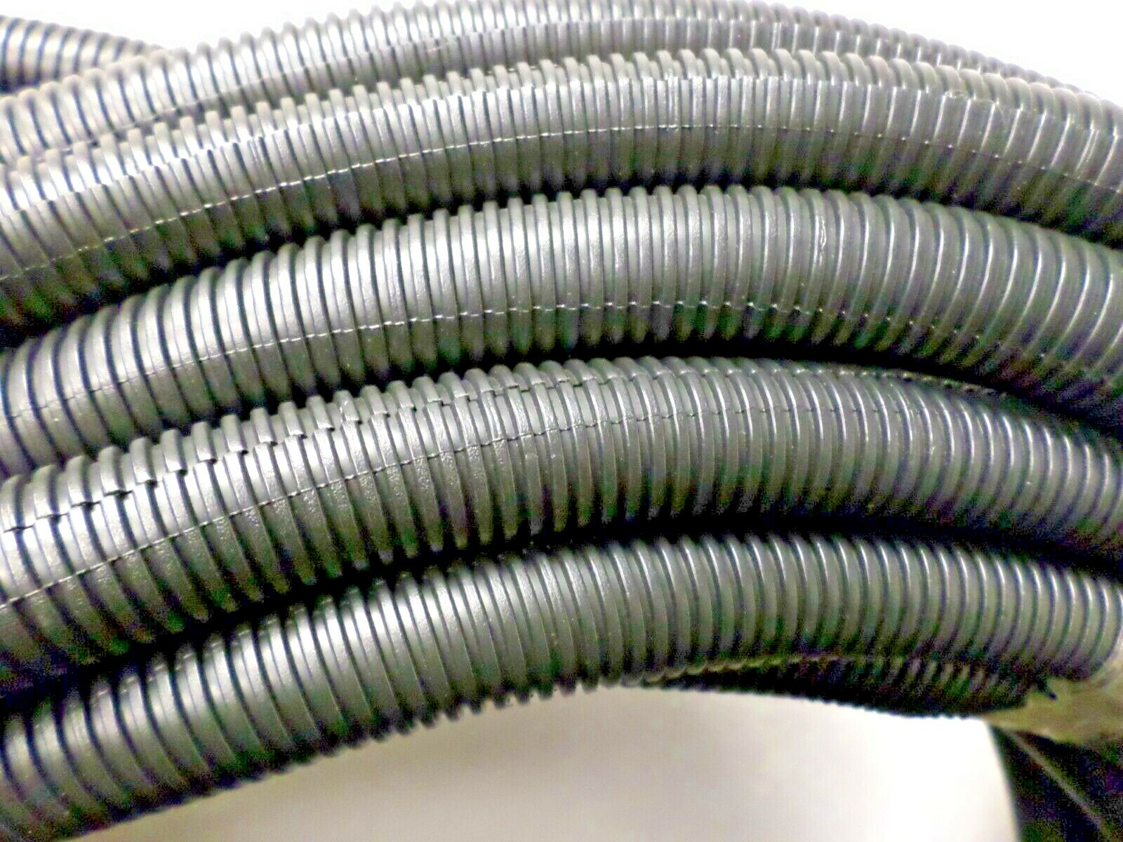 3/4" x 10-Feet Black Poly Corrugated Split Wire Loom Protective Tubing