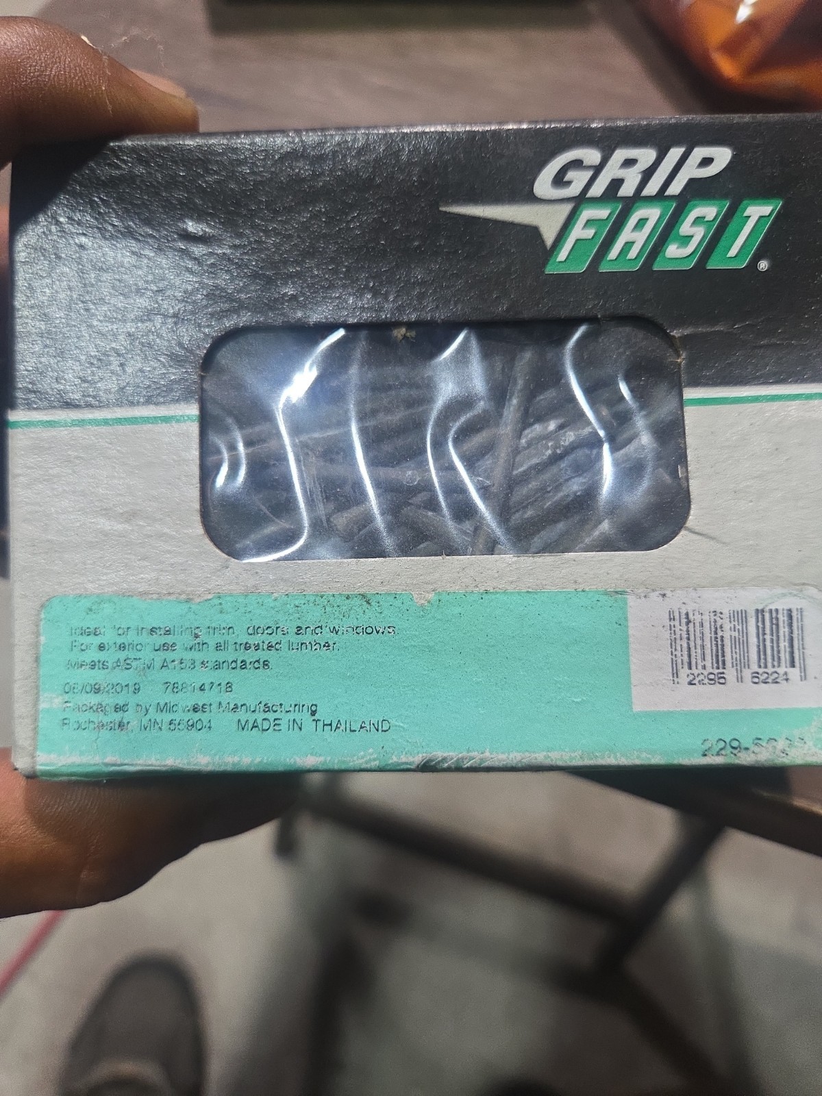 1 Lb. Grip Fast Hot-Dip Galvanized Nails 8D 2 1/2"
