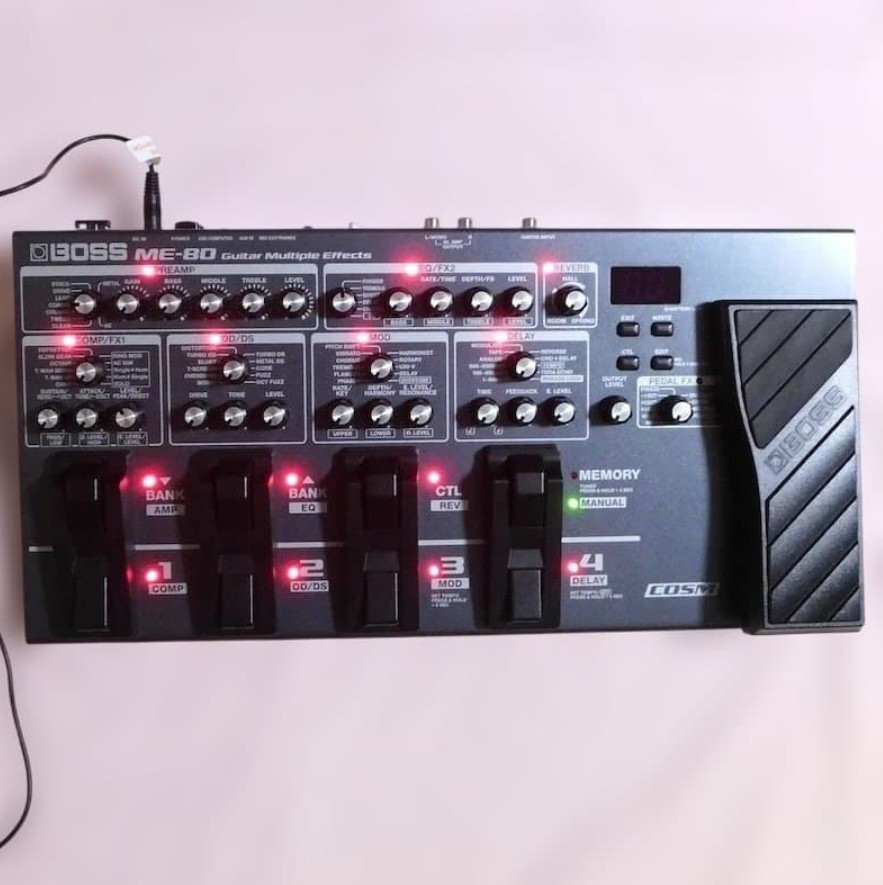 Boss ME-80 Multi Effects Guitar Processor w/ Box AC Adapter Used Excellent