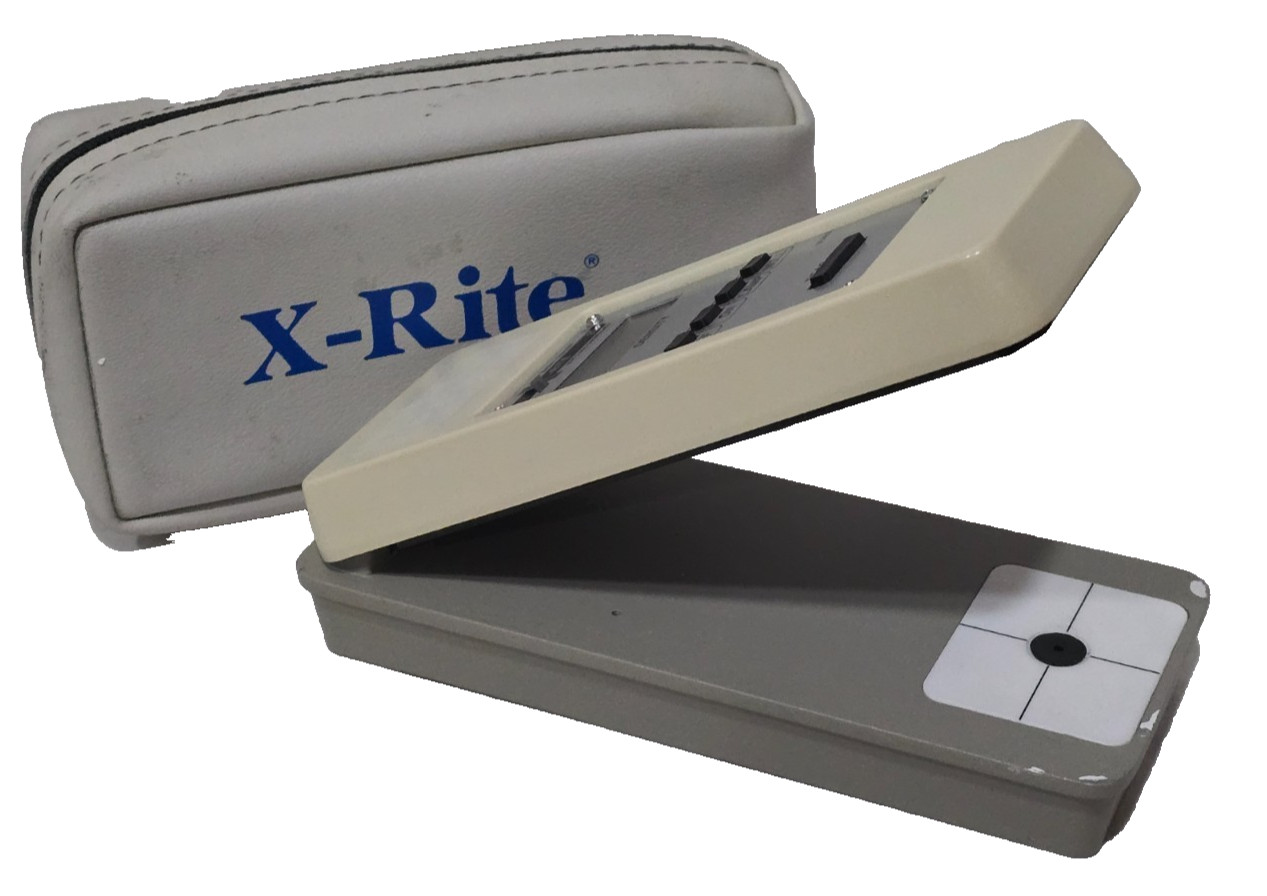 X-Rite Model 331 Battery Operated B/W Transmission Dosimeter + Case