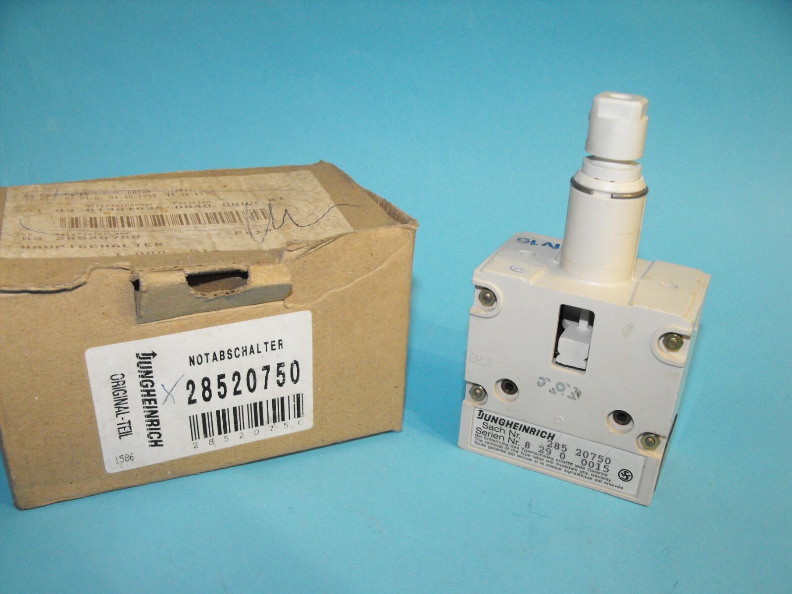 Jungheinrich 28520750.Emergency switch Jungheinrich 28520750.SER82900015.NEW