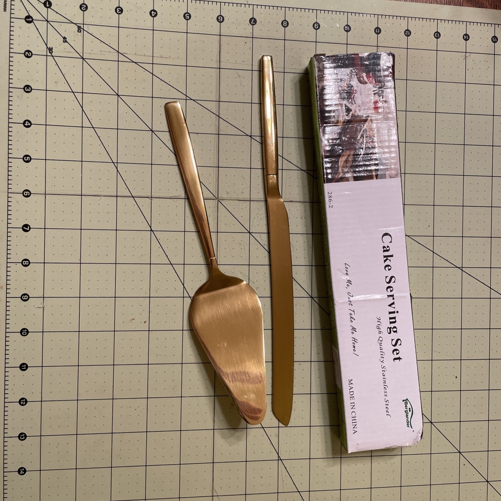 Berglander cake serving set