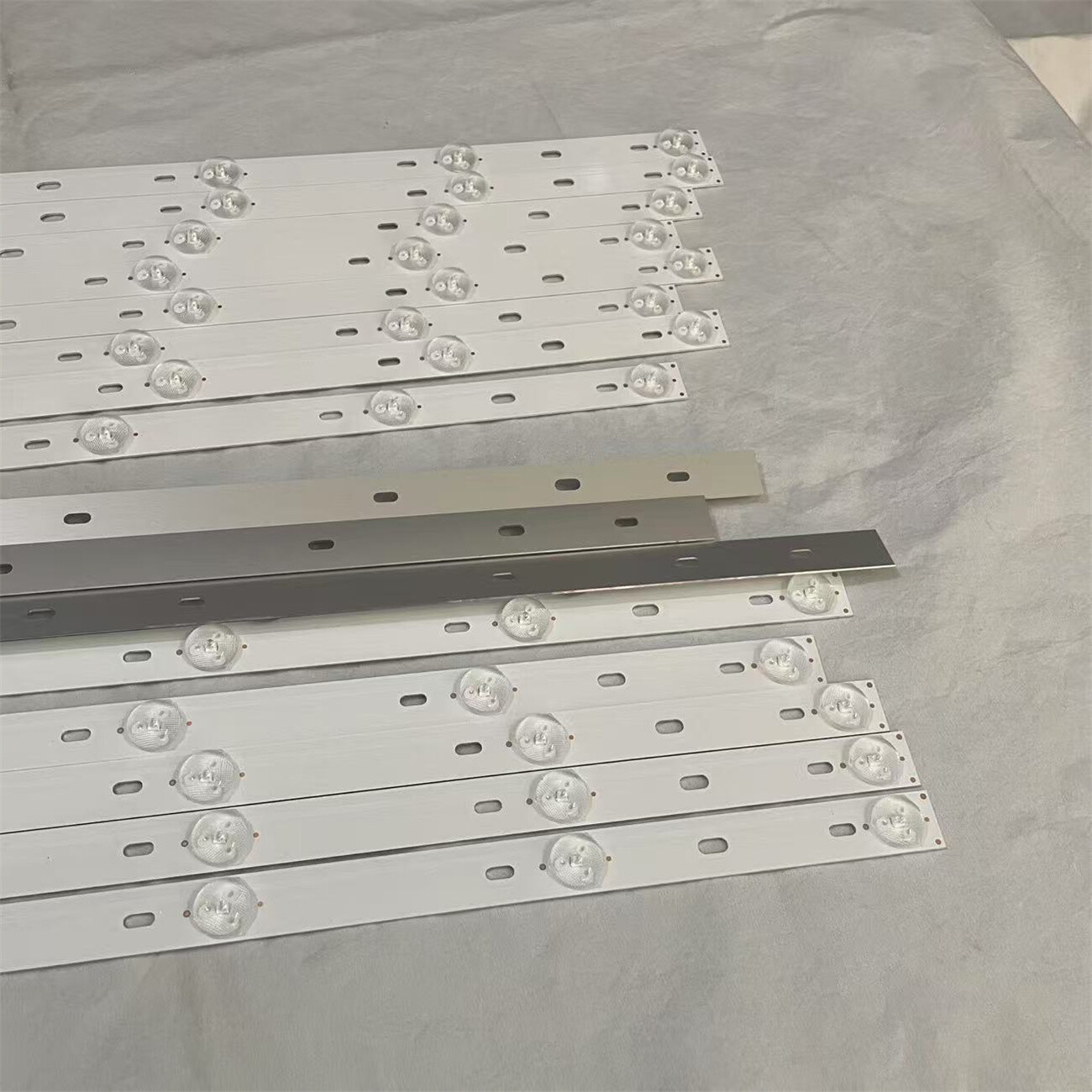 LED Backlight Strips For Vizio E65-E1 LTMWVKBS LTMWVKRT E65-E3 E65-F1 LTMUWVLU