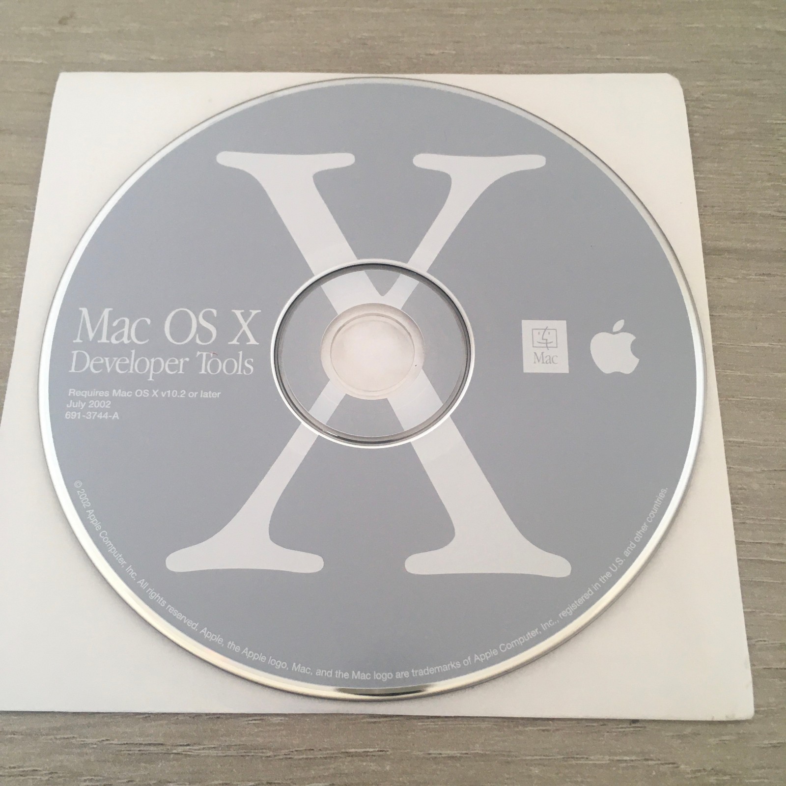 Apple Mac OS X v10.2 Install Discs 1 & 2 + developer tools