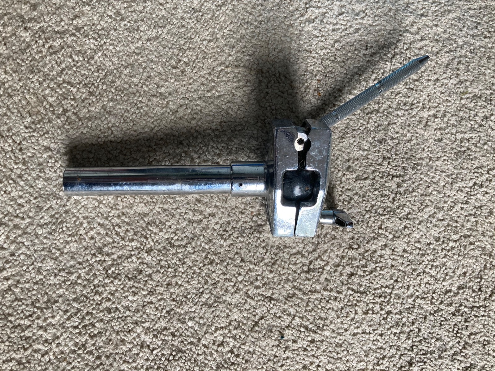 Single Tom holder with arm used