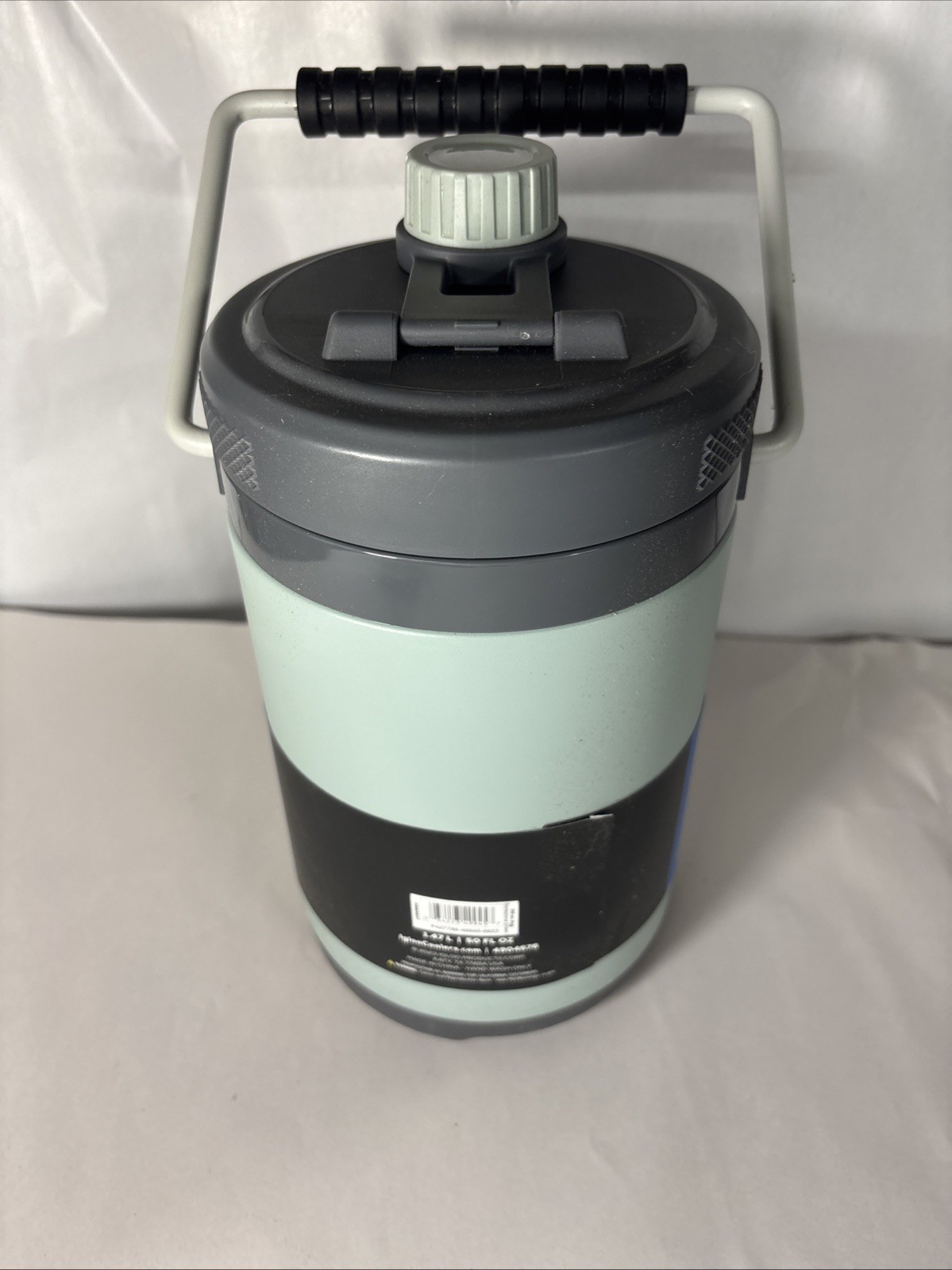 IGLOO OVERLAND 50 OZ JUG 6" X 6" X 10"